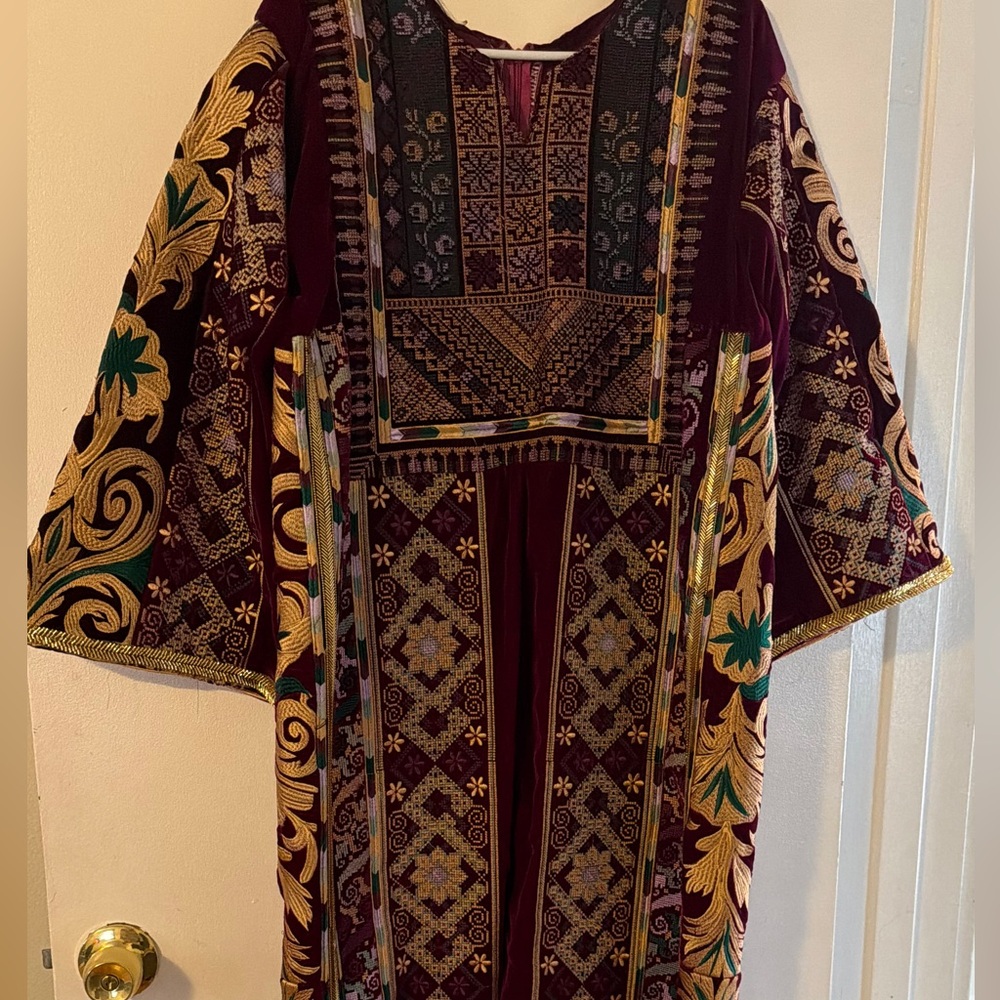 Thobe - Picture 2 of 6